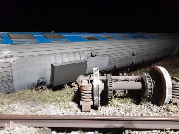 Tren_de_pasajeros_descarrilado_en_Camagüey