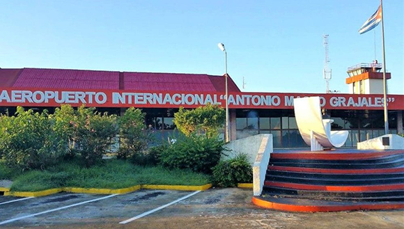 Aeropuerto internacional Antonio Maceo Grajales de Santiago de Cuba.