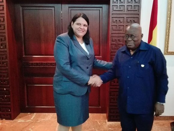 Vicepresidenta cubana junto al mandatario de Ghana