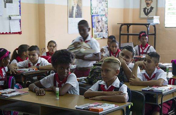 Intensos esfuerzos en La Habana para reiniciar las clases
