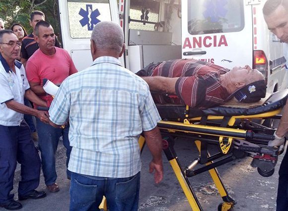 El accidente ocurrió en la carretera que une Sancti Spíritus con el poblado de Guasimal. Foto: Lisandra Gómez/ Escambray.
