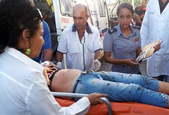 Un fallecido y 14 lesionados es el saldo preliminar del accidente. Foto: Lisandra Gómez/ Escambray.