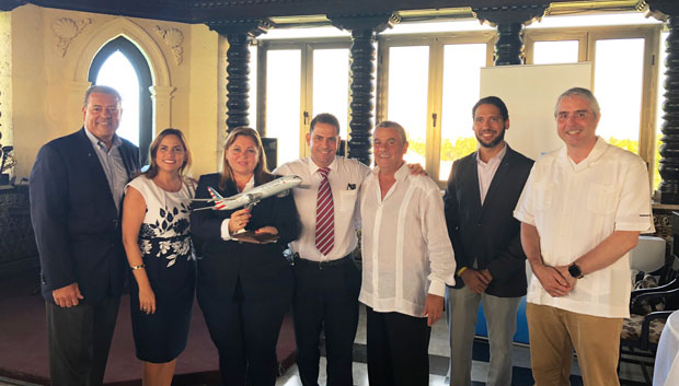 Representantes de Havanatur y American Airlines firmaron un nuevo acuerdo comercial