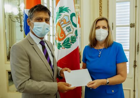 Josefina Vidal y Gonzalo Flavio Guillén Beker Josefina Vidal y Gonzalo Flavio Guillén Beker