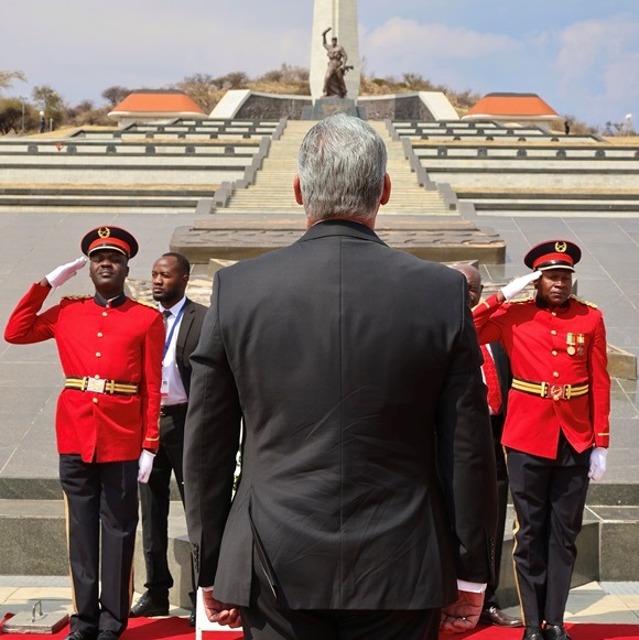 Díaz Canel en África