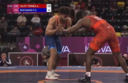 La impecable ruta del santiaguero hacia lo más alto del podio comenzó en la fase de cuartos de final, en la que arrolló 11-0 (VSU) al puertorriqueño Edwin N. Morales en solo 1:41 minutos. Autor: ACN