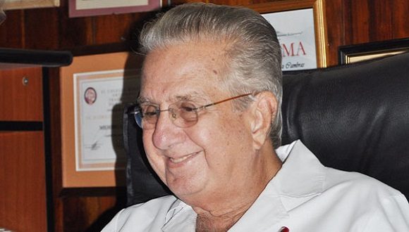 doctor ortopédico cubano Rodrigo Álvarez Cambra