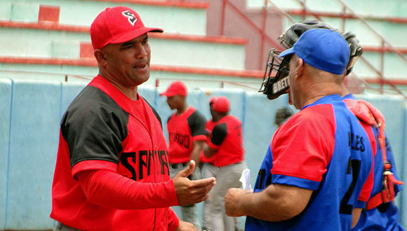 Eriberto Rosales, nuevo director del equipo de Santiago de Cuba. Foto: Zona de Strike.