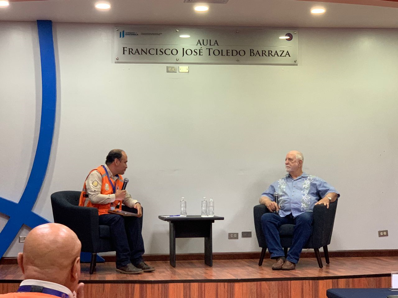 Participación del Dr. Iturralde en el encuentro efectuado en CONRED, Guatemala 