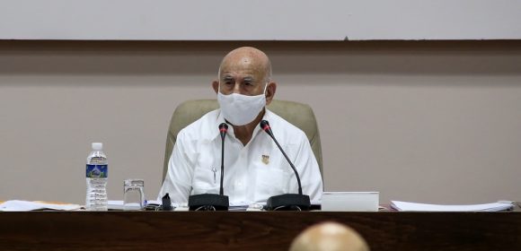 José Ramón Machado Ventura, Segundo Secretario del Comité Central del Partido Comunista de Cuba (CCPCC), asiste a la comisión sobre el funcionamiento y trabajo ideológico en el VIII Congreso del Partido Comunista de Cuba. Foto: Ariel Ley / ACN