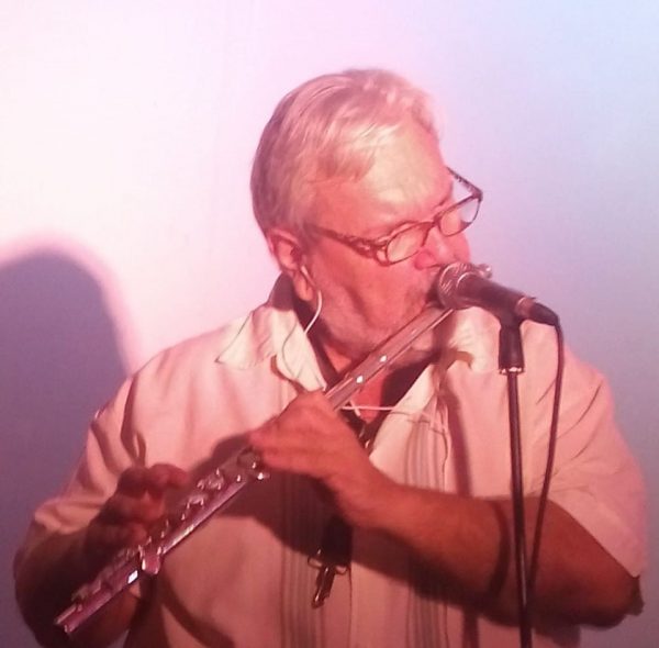Pedro Trujillo. Foto tomada del perfil oficial de Facebook del propio músico.