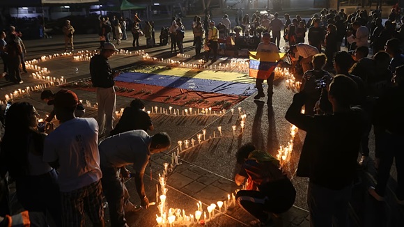 Tributo a las víctimas tras terremotos en Venezuela Tributo a las víctimas tras terremotos en Venezuela